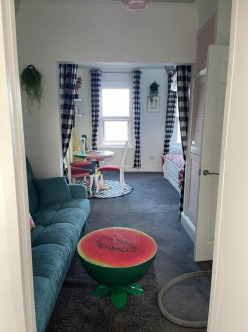 "The Parlour" Seafront Apartment Eastbourne Exterior foto