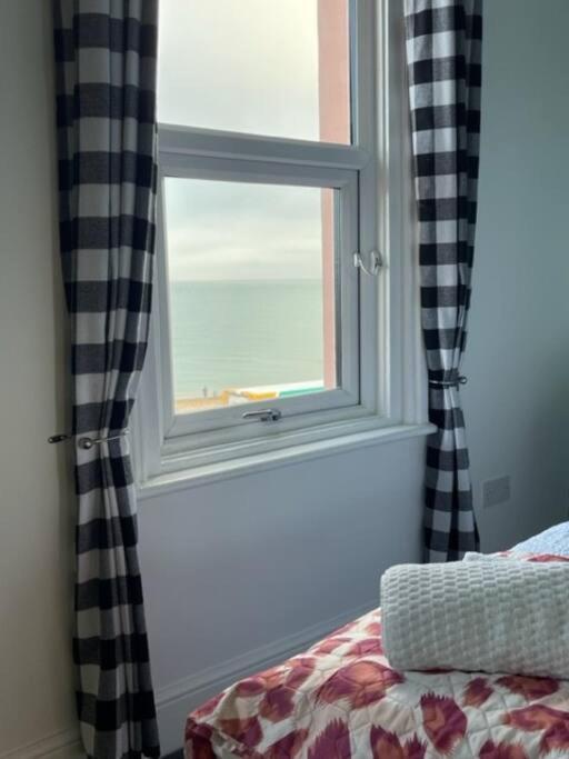 "The Parlour" Seafront Apartment Eastbourne Exterior foto